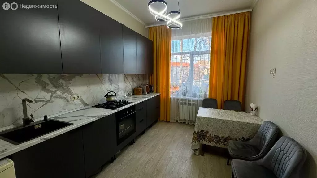 3-комнатная квартира: посёлок городского типа Томилино, улица ... - Фото 1