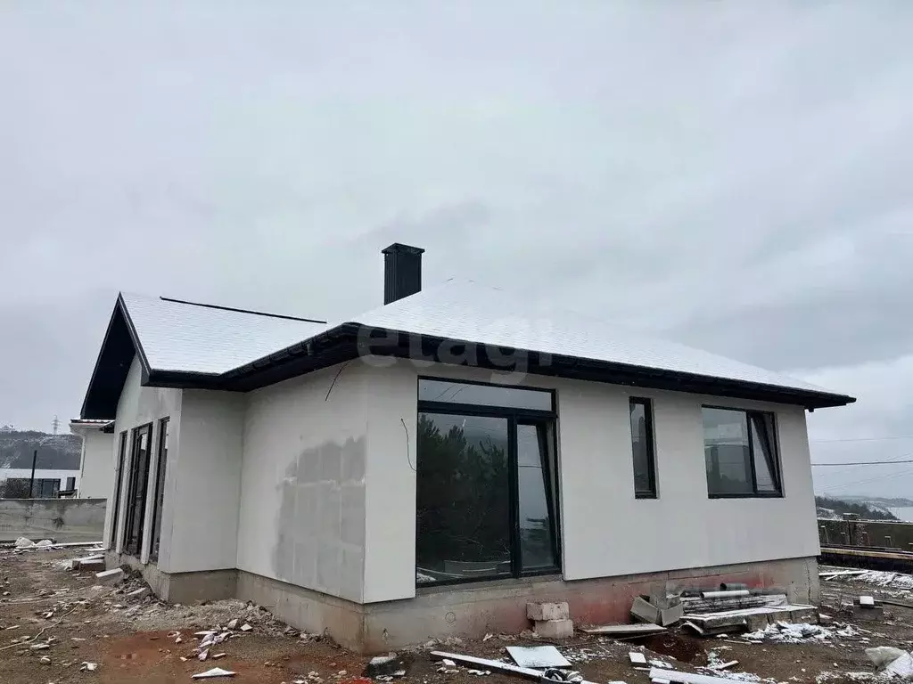 Дом в Крым, Симферопольский район, Добровское с/пос, с. Лозовое ул. ... - Фото 1