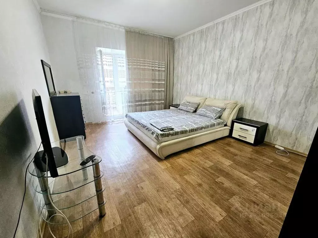 2-к кв. Татарстан, Казань ул. Адоратского, 1 (80.0 м) - Фото 1