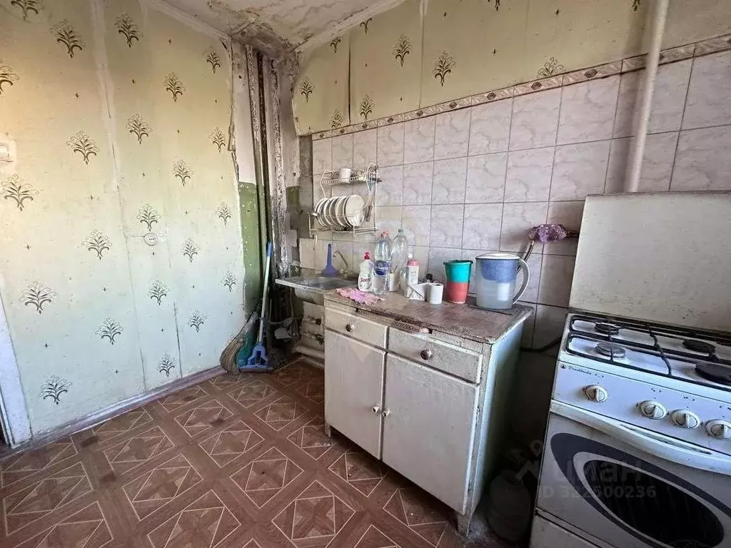 3-к кв. Белгородская область, Старый Оскол Молодогвардеец мкр, 17 ... - Фото 0