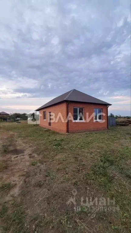 Дом в Краснодарский край, Ейский район, с. Кухаривка Одесская ул. (61 ... - Фото 1