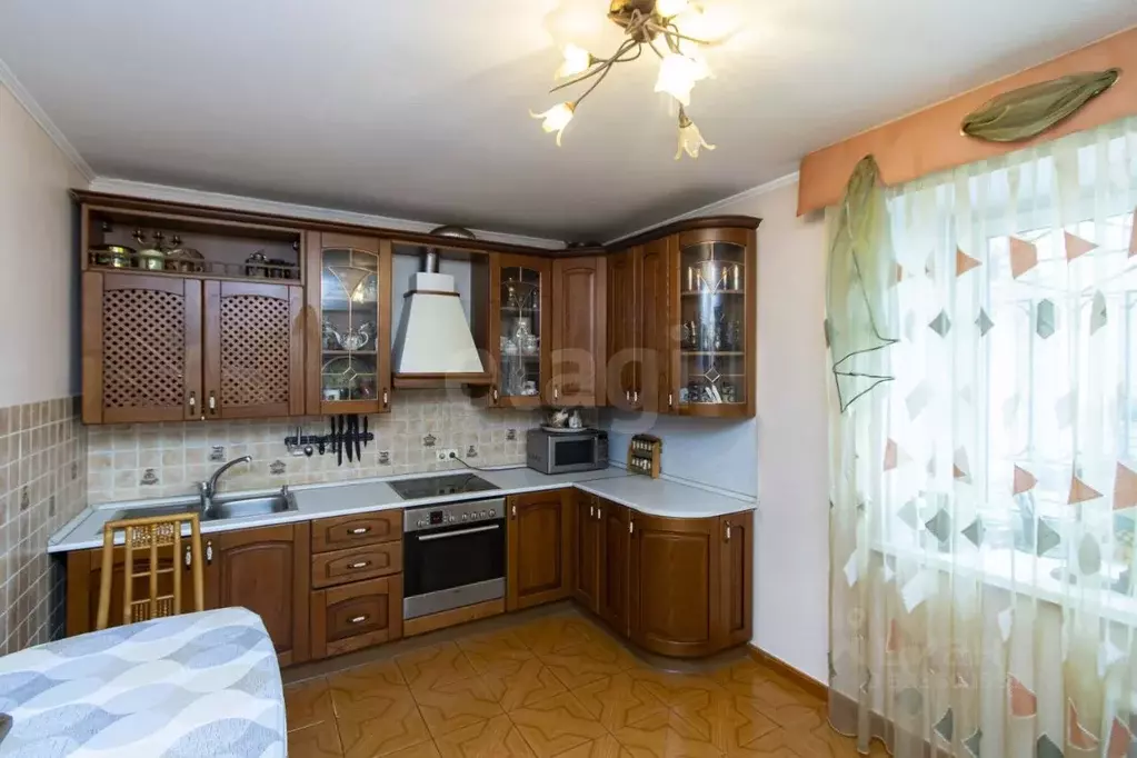 3-к кв. Тюменская область, Тюмень ул. Мельникайте, 44/2 (108.7 м) - Фото 1