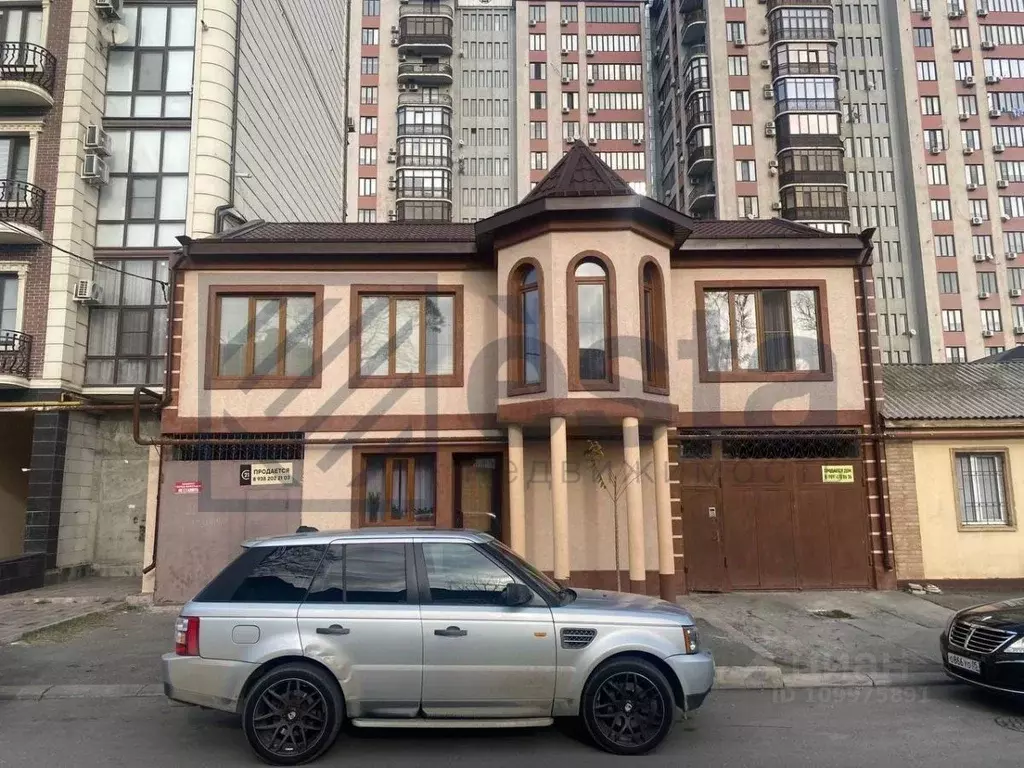 Дом в Дагестан, Махачкала ул. Ермошкина, 29 (150 м) - Фото 1