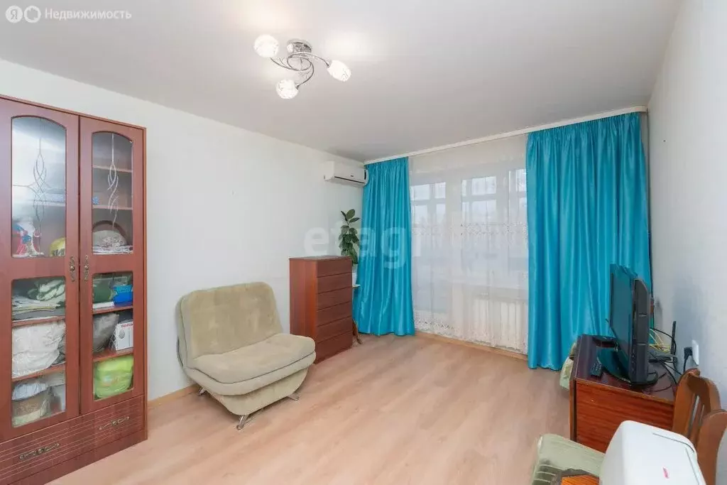 1-комнатная квартира: Пермь, улица Добролюбова, 1 (38 м) - Фото 1