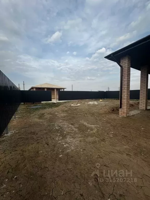 Дом в Волгоградская область, Краснослободск Среднеахтубинский район, ... - Фото 1