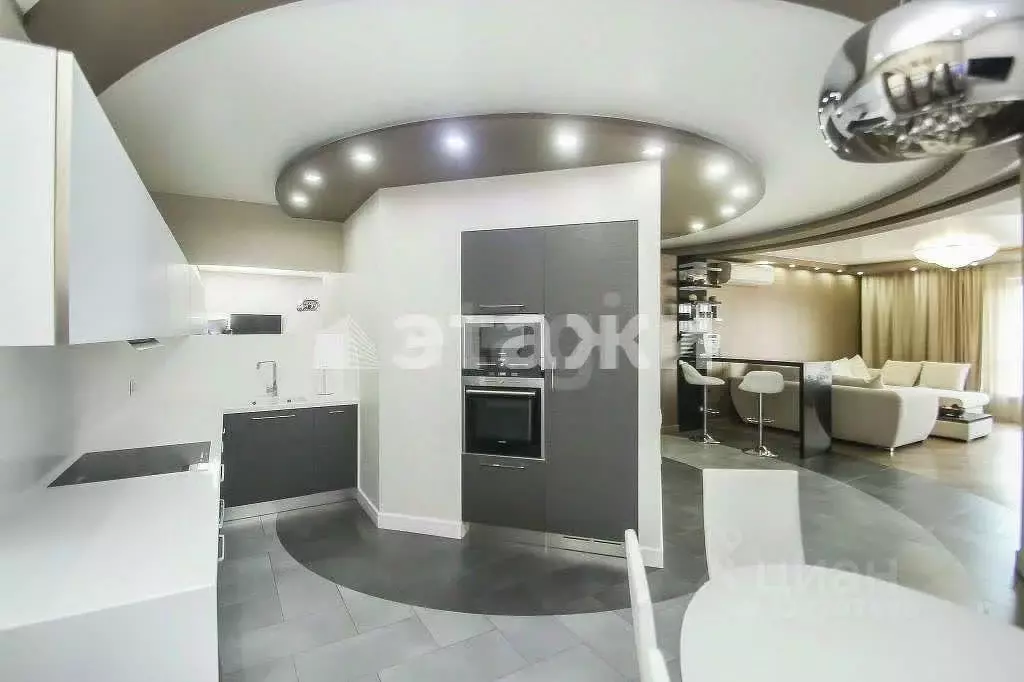 4-к кв. Тюменская область, Тюмень ул. Максима Горького, 68к3 (139.0 м) - Фото 0