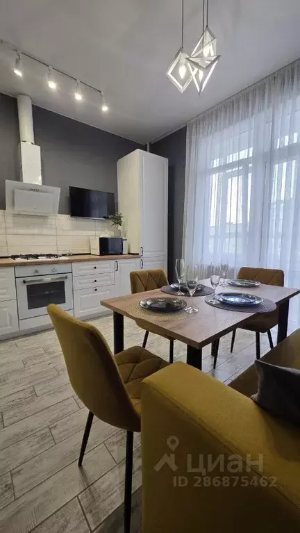 2-к кв. Краснодарский край, Геленджик ул. Гоголя, 11Бк2 (66.0 м) - Фото 0