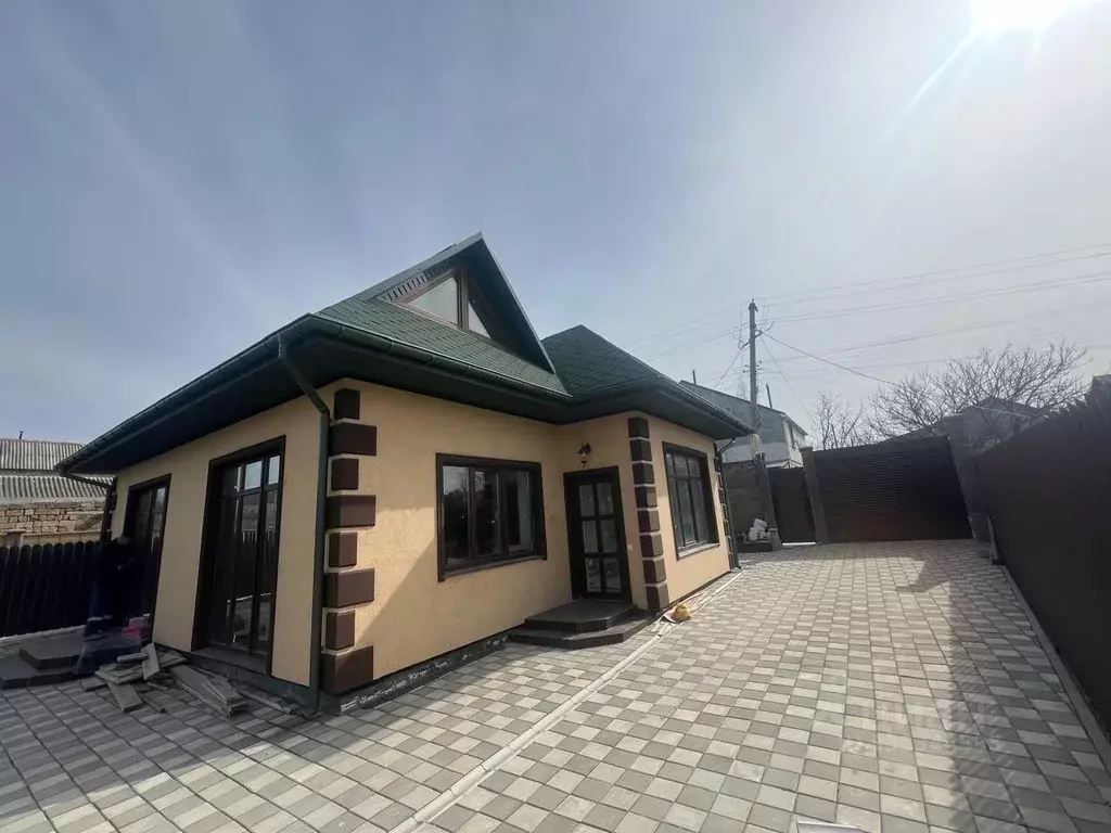 Дом в Крым, Симферопольский район, Трудовское с/пос, с. Строгоновка  ... - Фото 1