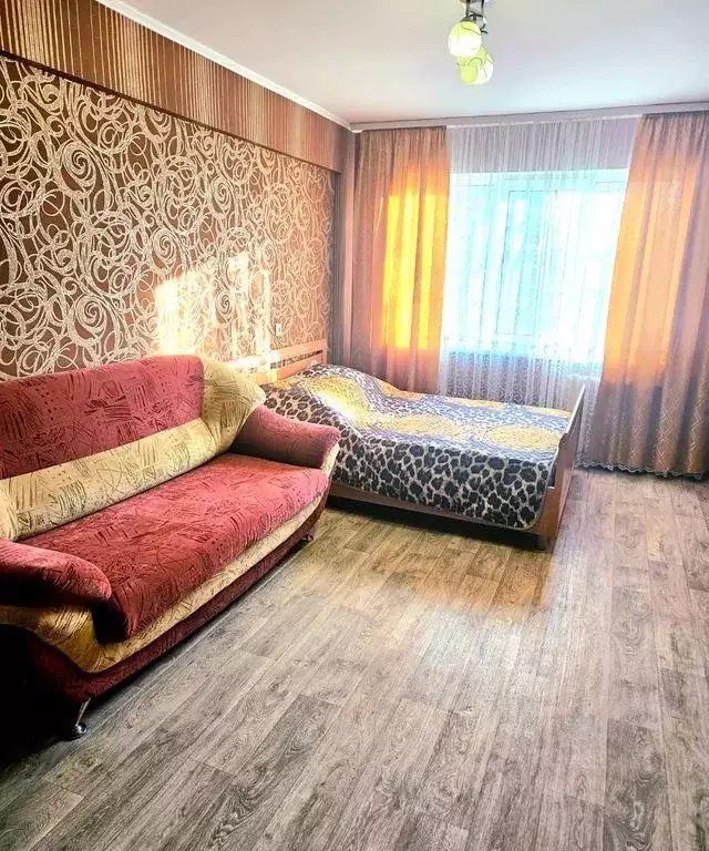 1-к кв. Омская область, Омск ул. 50 лет ВЛКСМ, 1 (33.0 м) - Фото 1