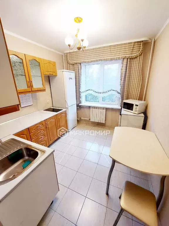 1-к. квартира, 40 м, 4/10 эт. - Фото 1