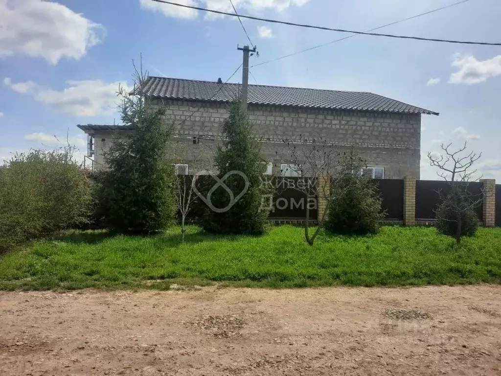 Дом в Волгоградская область, Волжский Погромное кв-л, ул. Степная (226 ... - Фото 1