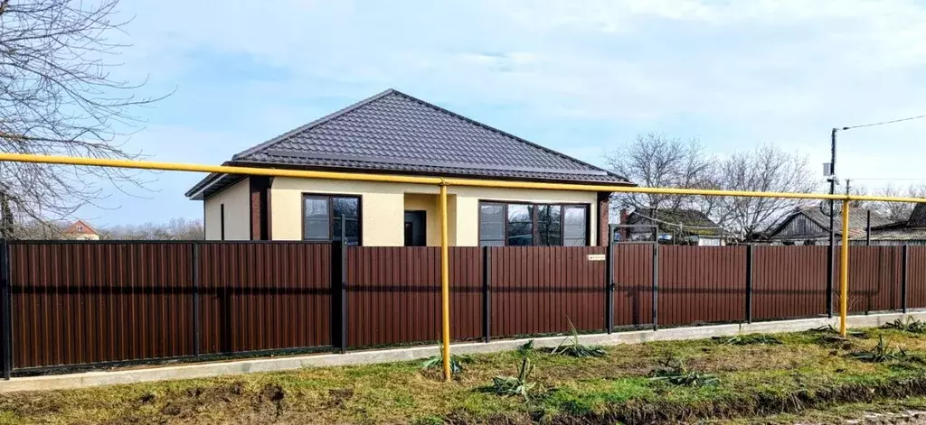 Дом в Краснодарский край, Абинский район, Ахтырское городское ... - Фото 1