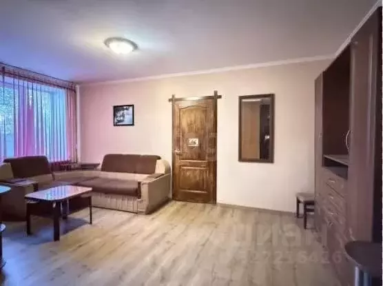 2-к кв. Крым, Симферополь ул. Троллейбусная (43.4 м) - Фото 1