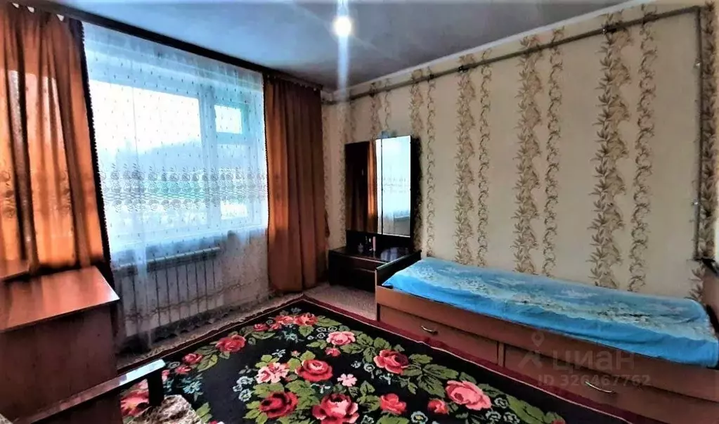 Дом в Курская область, Октябрьский район, Старковский сельсовет, с. ... - Фото 1