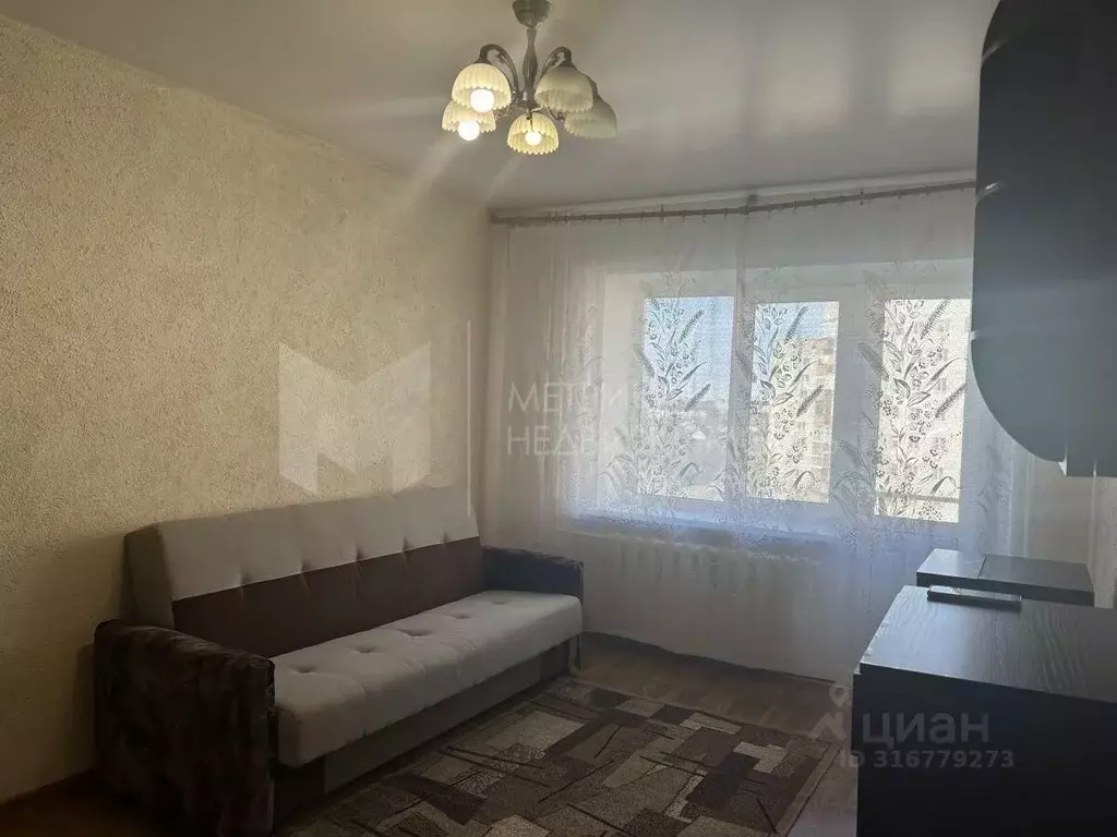 1-к кв. Тюменская область, Тюмень Депутатская ул., 106 (37.0 м) - Фото 0