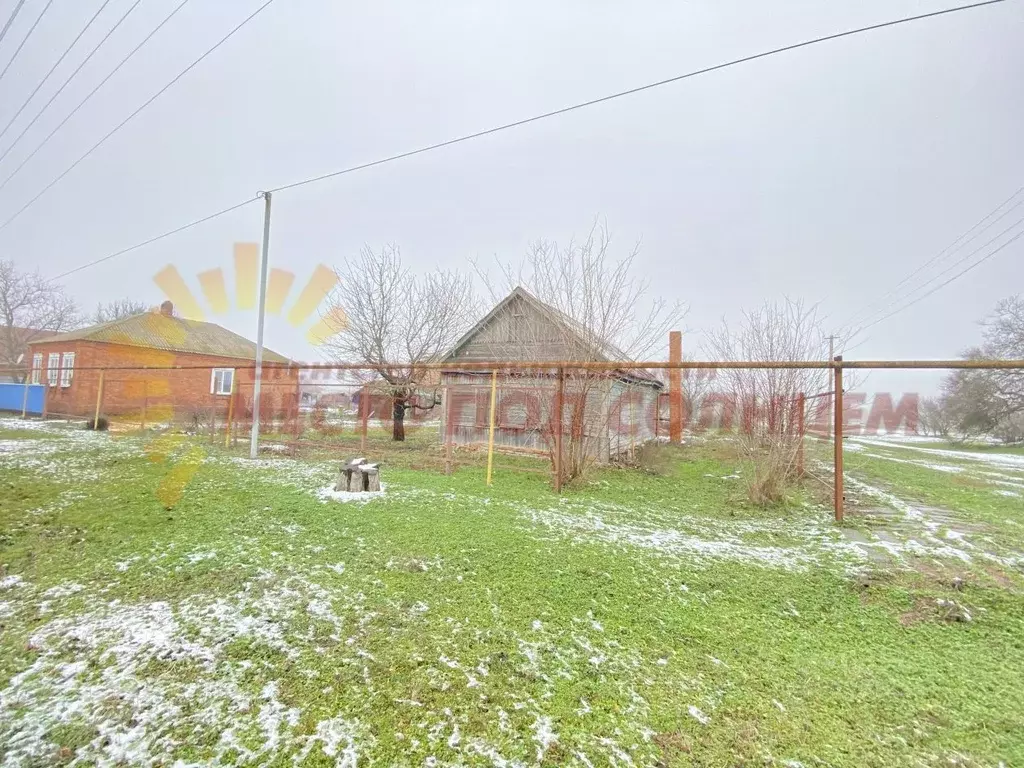 Дом в Краснодарский край, Щербиновское с/пос, пос. Щербиновский ул. ... - Фото 1