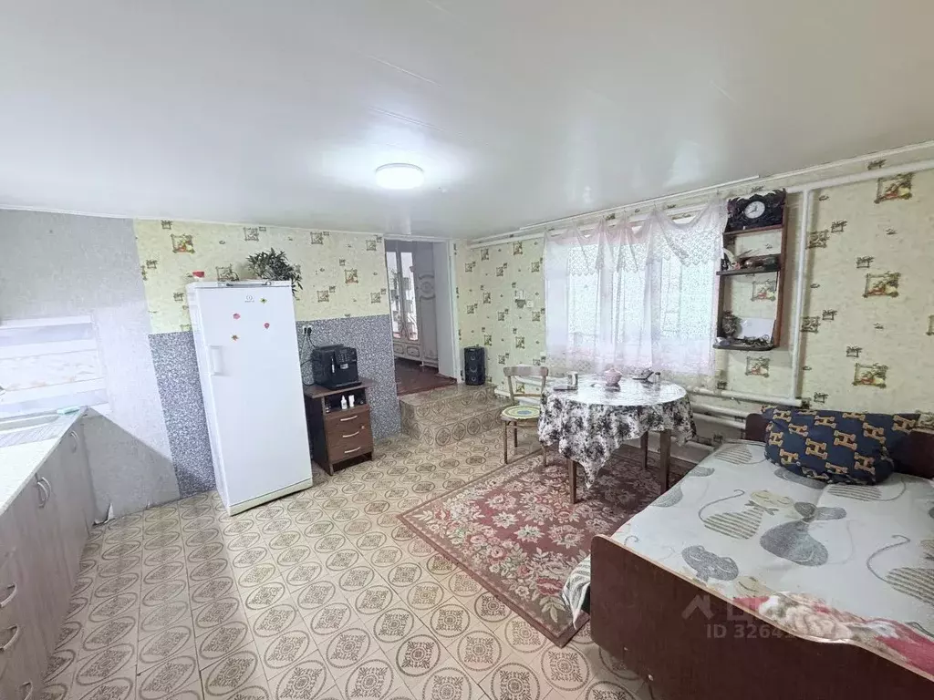 Дом в Краснодарский край, Ейский район, Ясенская ст-ца Сенная ул. (73 ... - Фото 1