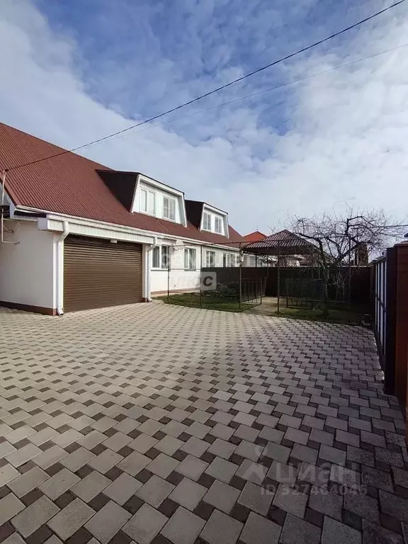 Дом в Краснодарский край, Тимашевск ул. Котляра (180 м) - Фото 0