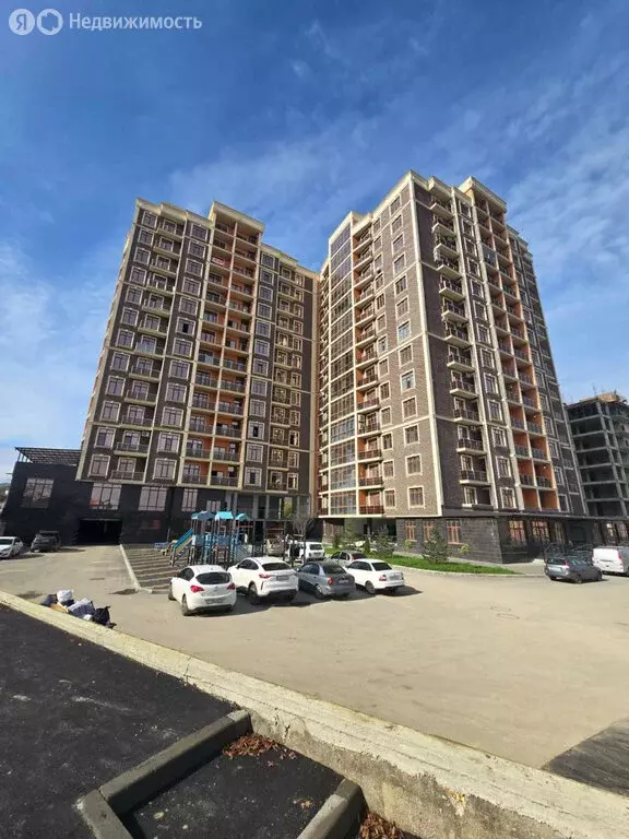 3-комнатная квартира: Нальчик, улица Тлостанова, 16 (116.5 м) - Фото 1