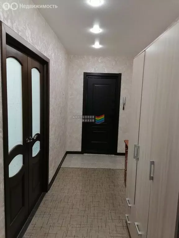 4-комнатная квартира: Красноярск, Молодёжный проспект, 7 (80 м) - Фото 1