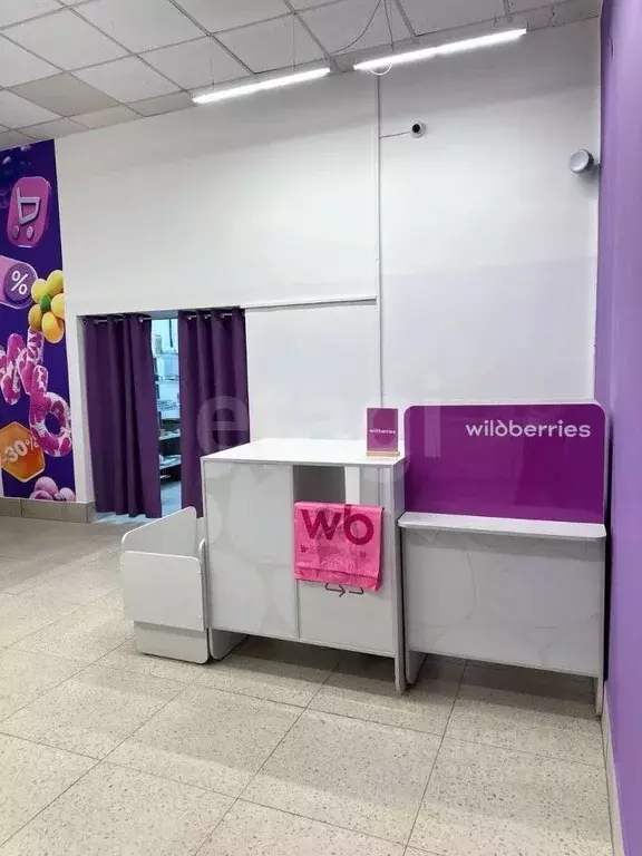 Торговая площадь в Тюменская область, Тюмень ул. Республики, 212 (92 ... - Фото 1