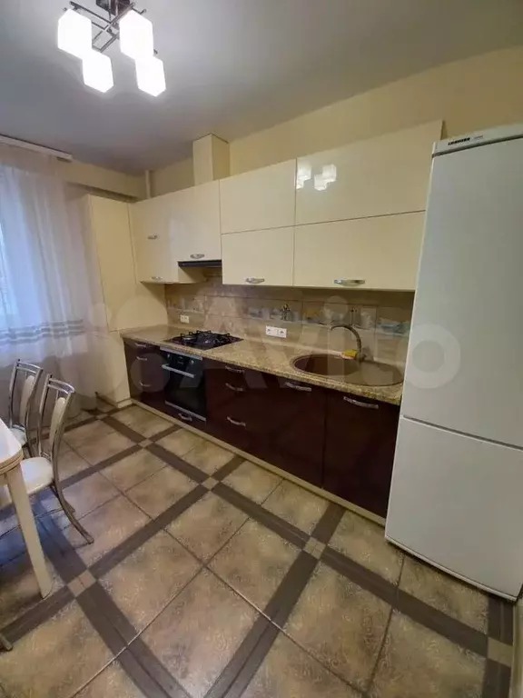 2-к. квартира, 72 м, 2/11 эт. - Фото 0