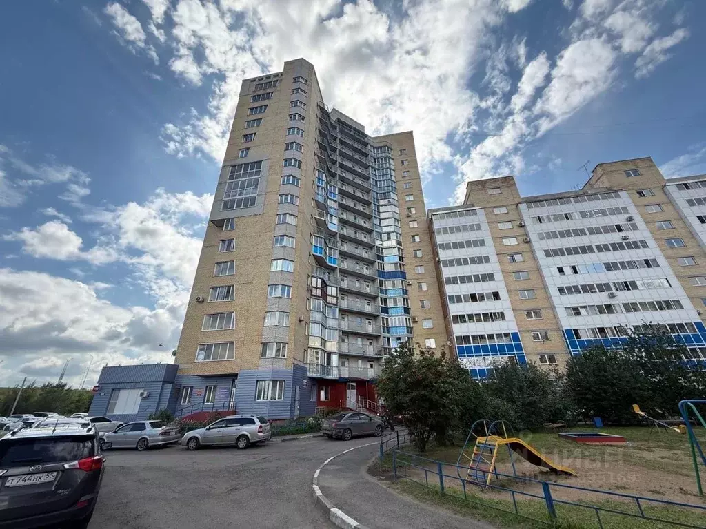 3-к кв. Омская область, Омск ул. 3-я Енисейская, 32/3 (73.5 м) - Фото 1