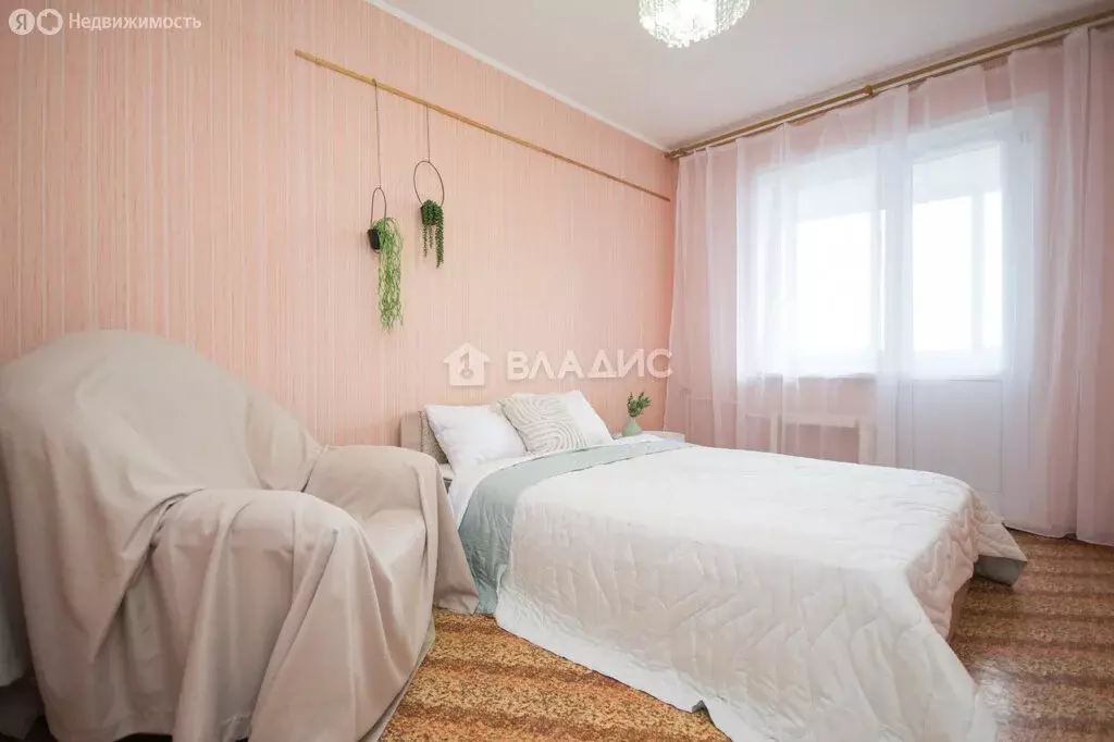 3-комнатная квартира: Балаково, улица Братьев Захаровых, 10 (63 м) - Фото 0
