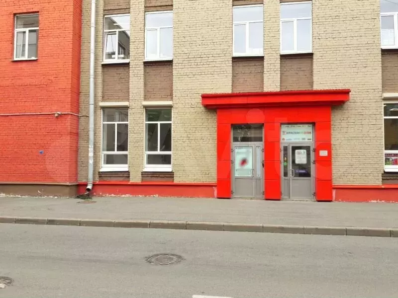 Склад 43.8 м на юге, грузовой лифт, зона разгрузки, рядом метро - Фото 1