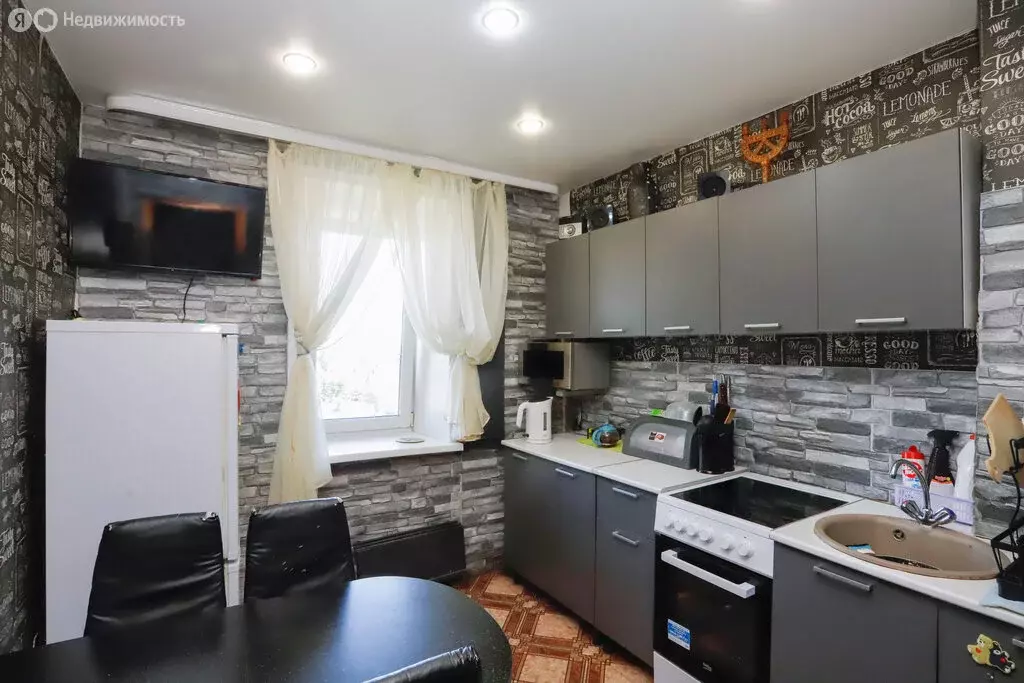 2-комнатная квартира: Иркутск, Севастопольская улица, 116 (46.6 м) - Фото 0