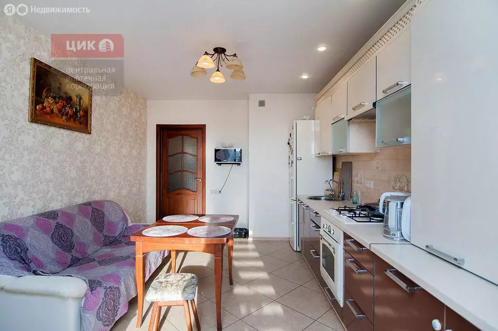 2-комнатная квартира: Рязань, Татарская улица, 13к1 (66 м) - Фото 1