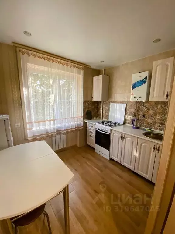 1-к кв. Краснодарский край, Туапсе ул. Галины Петровой, 7 (34.0 м) - Фото 1
