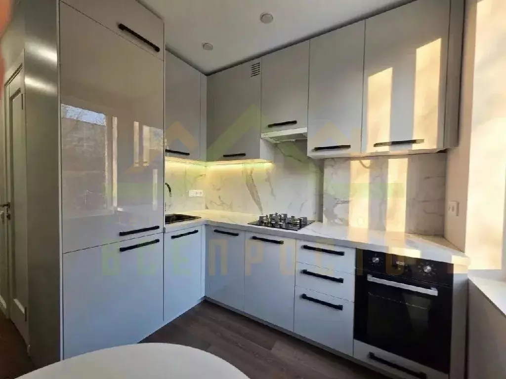 Продается 4-комнатная квартира - Фото 1