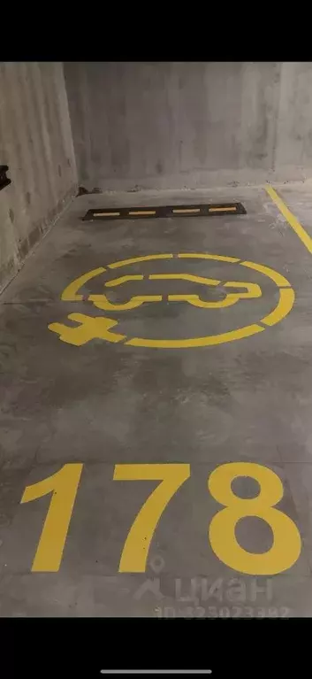 Гараж в Санкт-Петербург Ремесленная ул., 15 (13 м) - Фото 1