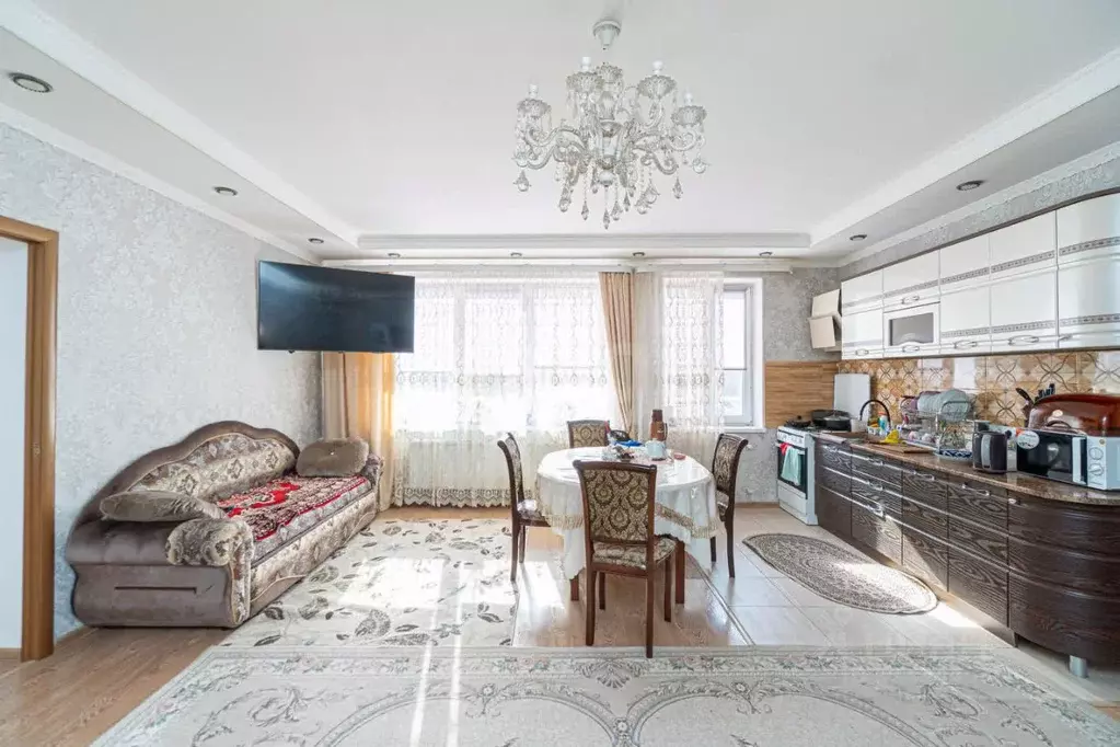 Дом в Крым, Бахчисарайский район, Голубинское с/пос, с. Соколиное ул. ... - Фото 1