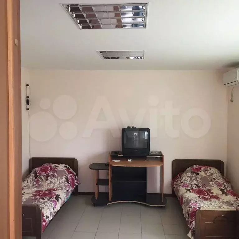 Комната 20 м в 3-к., 2/2 эт. - Фото 0