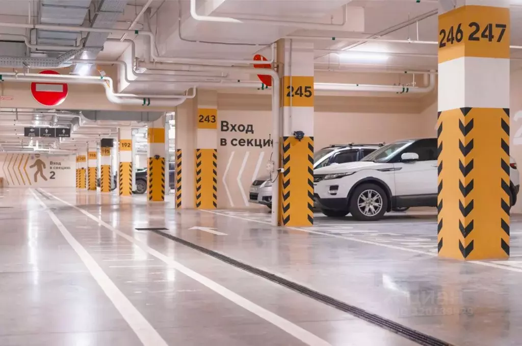 Гараж в Свердловская область, Екатеринбург ул. Нагорная, 16 (28 м) - Фото 1