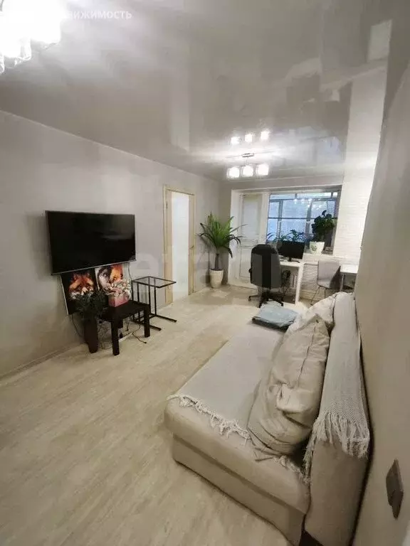 3-комнатная квартира: Нижний Новгород, улица Заломова, 4 (56.5 м) - Фото 1