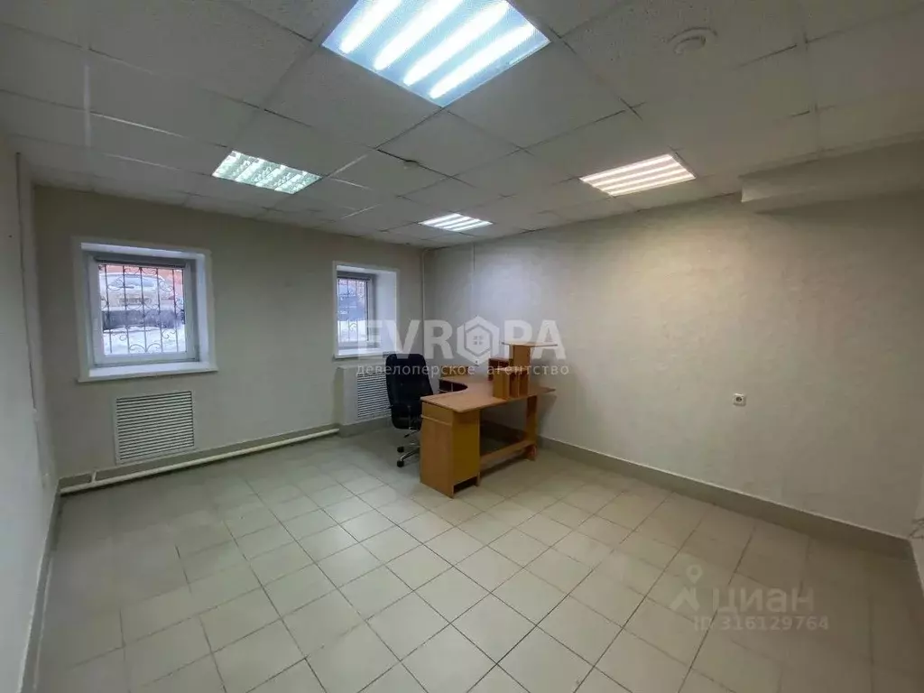 Офис в Ульяновская область, Ульяновск ул. Бебеля, 4 (200 м) - Фото 1