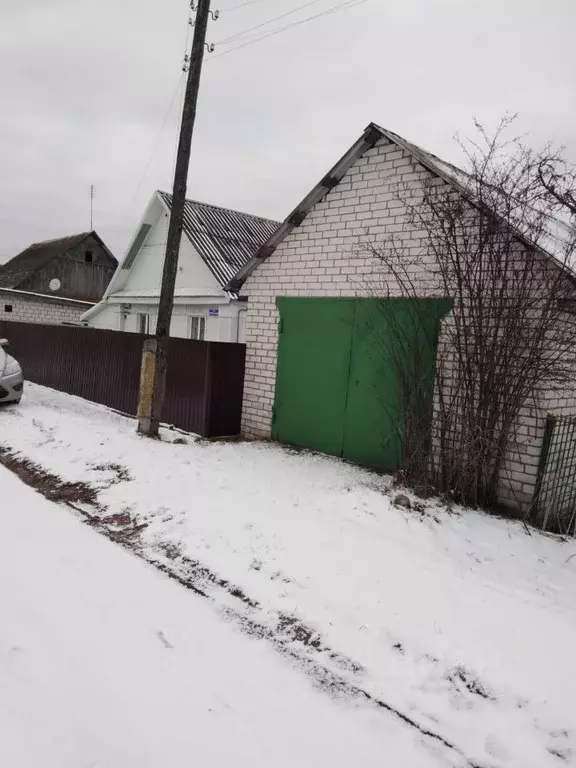 Дом в Брянская область, Жуковка Сельская ул. (67 м) - Фото 1