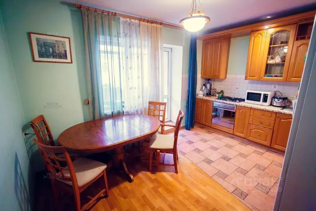 2-к кв. Калужская область, Калуга ул. Космонавта Комарова, 33 (70.3 м) - Фото 0