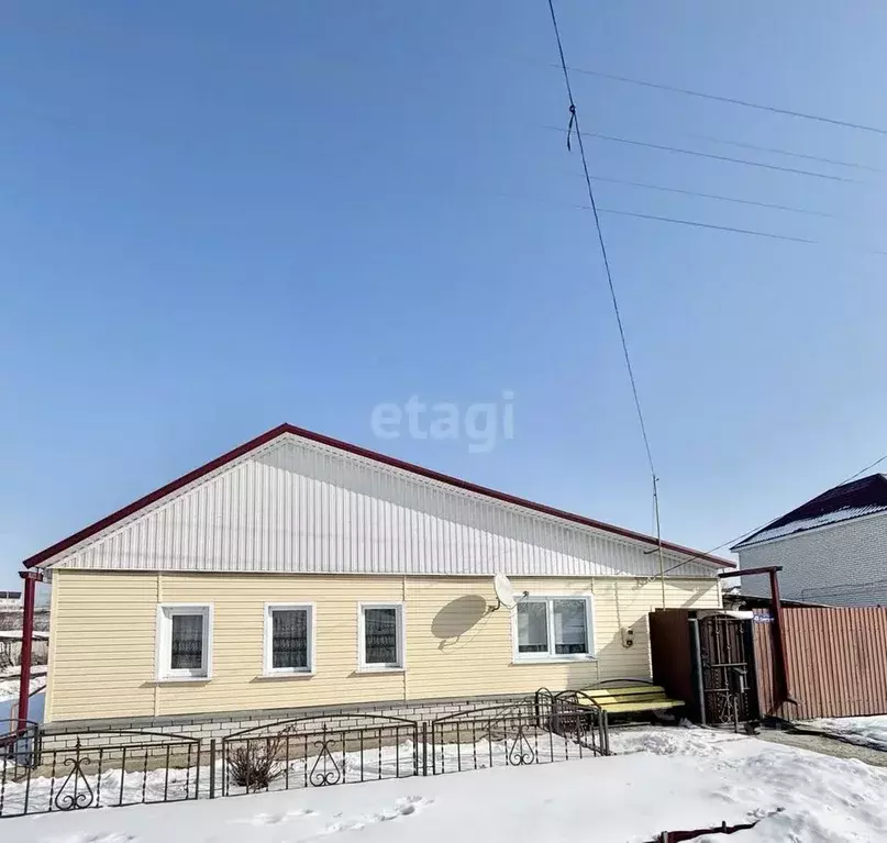 Дом в Белгородская область, Алексеевский муниципальный округ, с. ... - Фото 1