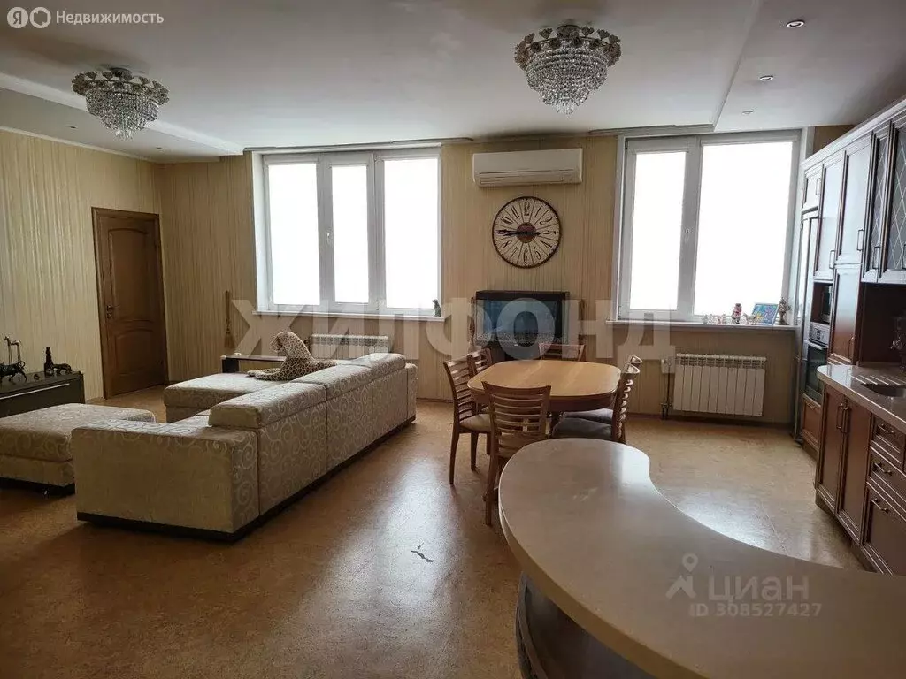 3-комнатная квартира: Новосибирск, улица Державина, 77/2 (120 м) - Фото 1