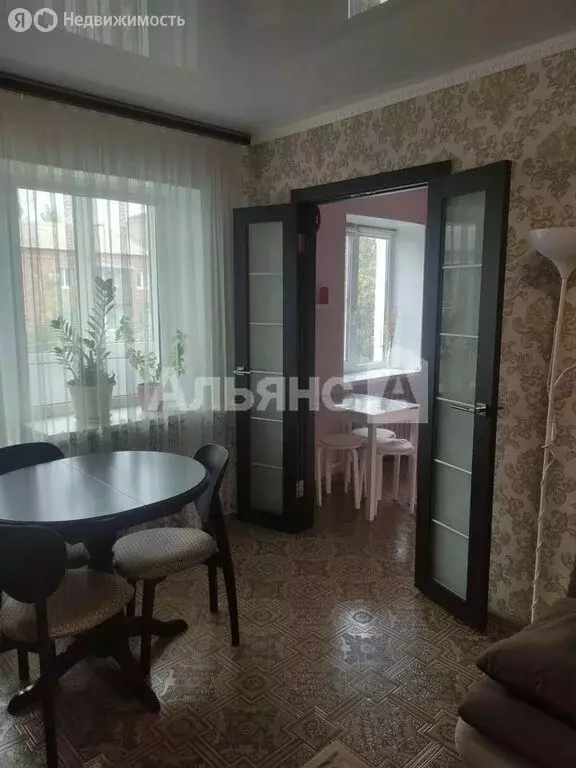 3-комнатная квартира: Шахты, переулок Мичурина, 7 (55.9 м) - Фото 1