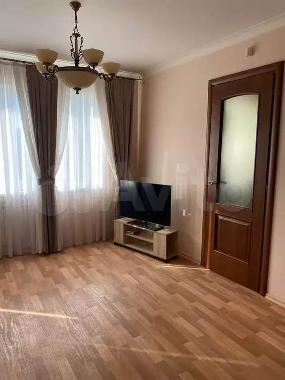2-к. квартира, 60 м, 6/9 эт. - Фото 1