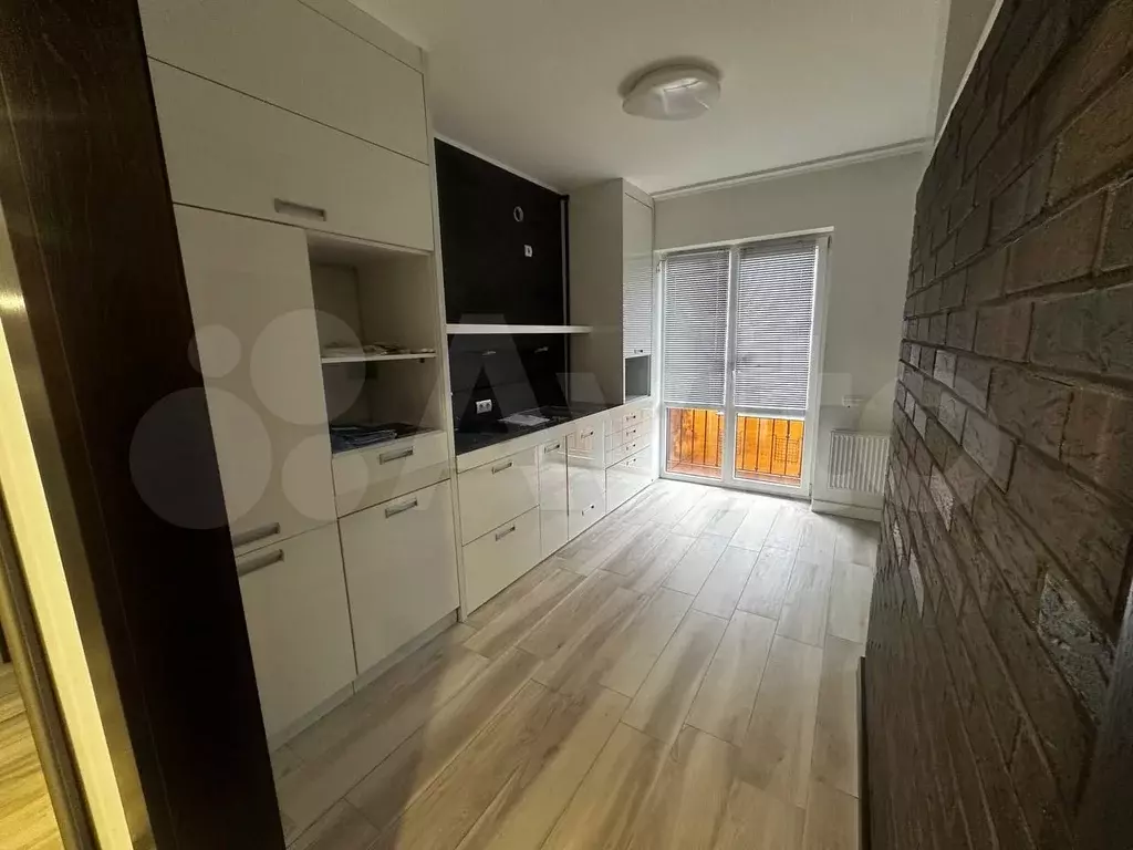 2-к. квартира, 95 м, 1/3 эт. - Фото 0
