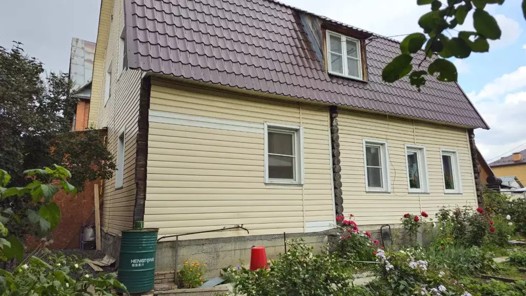 Дом в Новосибирская область, Новосибирск ул. Короленко, 62А (180 м) - Фото 0