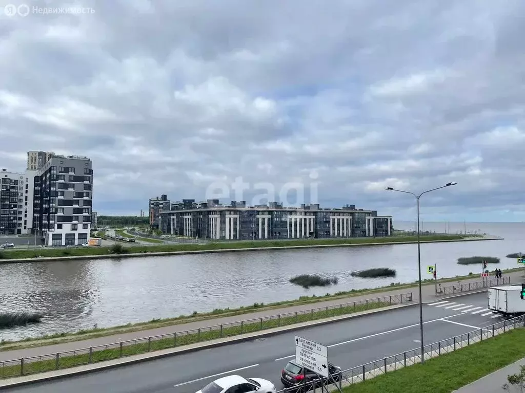 3-комнатная квартира: Санкт-Петербург, улица Маршала Захарова, 10 ... - Фото 2