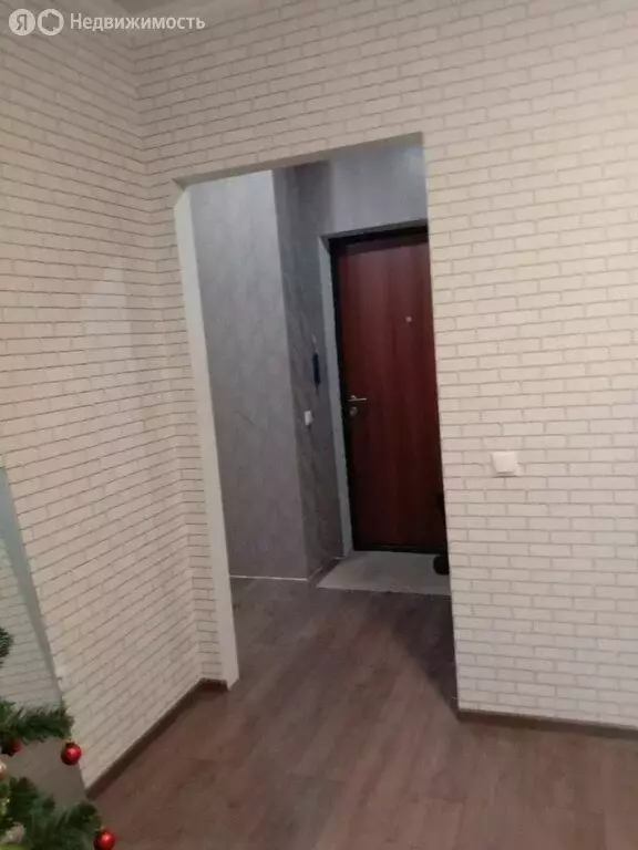 1-комнатная квартира: Тюмень, улица Парада Победы, 7 (42 м) - Фото 2