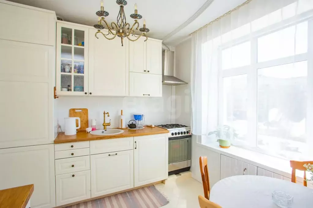 2-к кв. Кемеровская область, Кемерово ул. Орджоникидзе, 5 (58.6 м) - Фото 0
